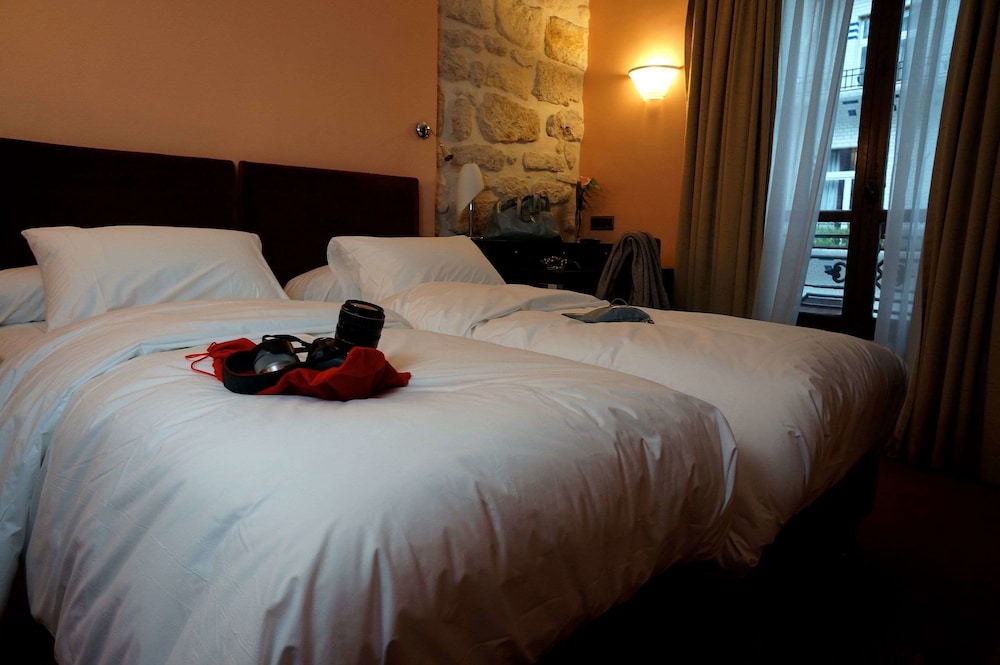 STANDARD, TWIN BEDS
