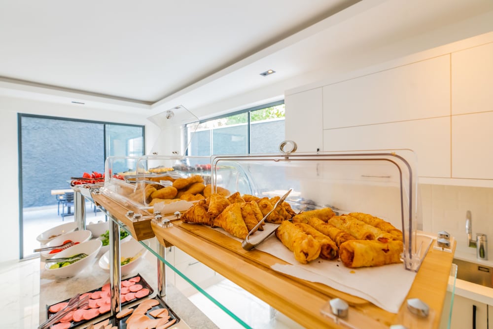 Leonis Hotel 23/50