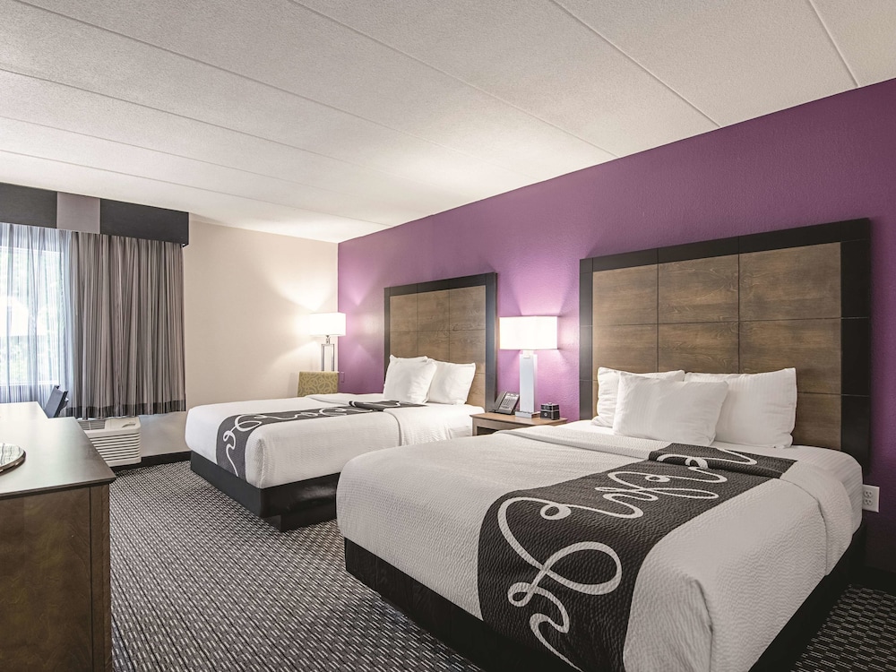 La Quinta Inn and Suites by Wyndham Portland 14/50