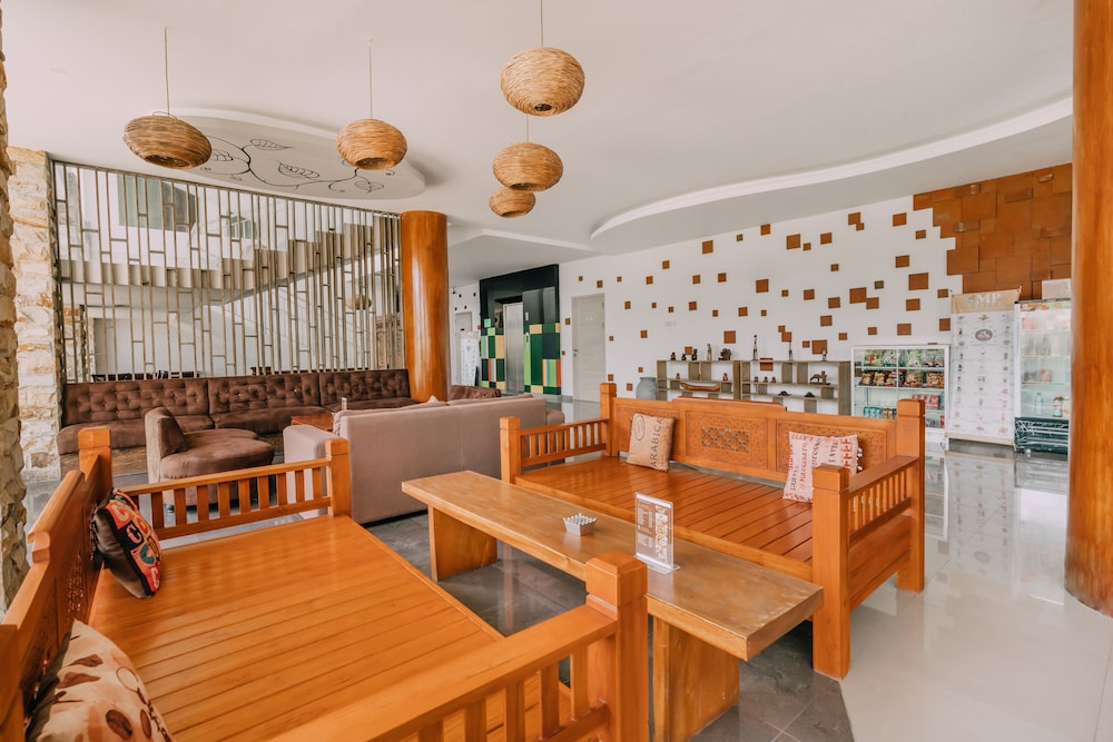 The Salak Hotel 42/45