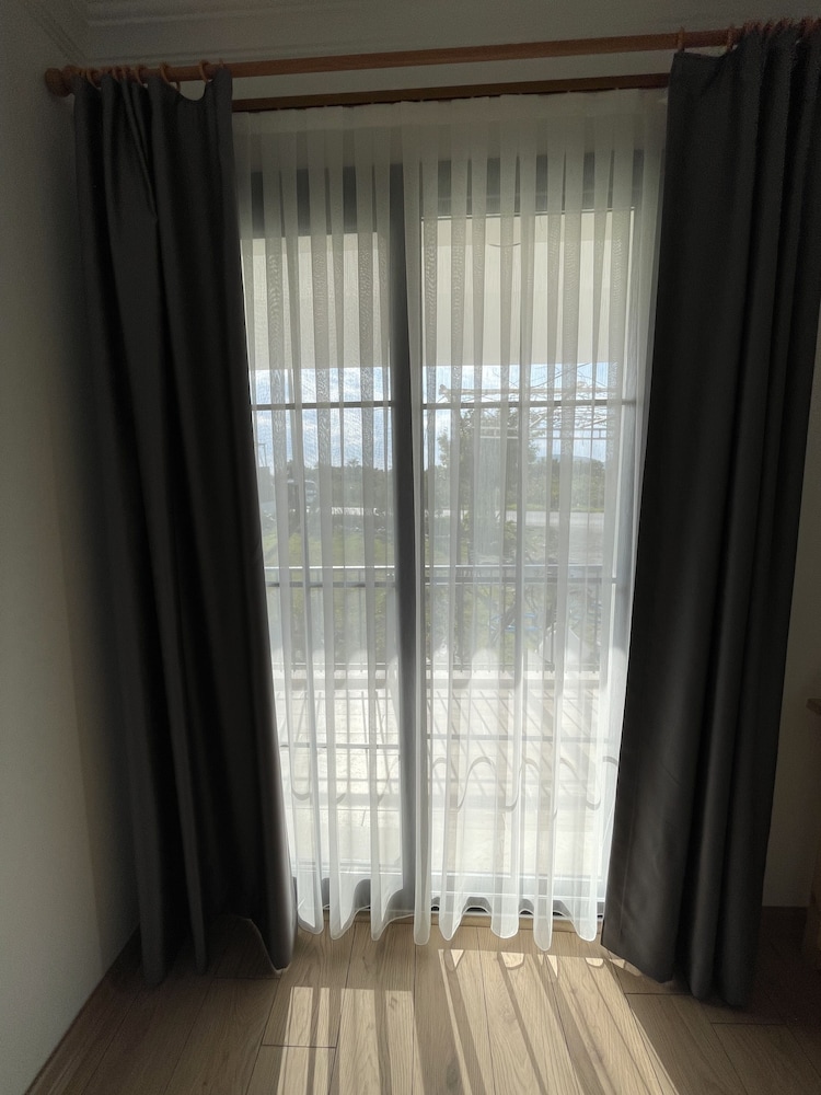 Alibaba Airport Hotel 25/50