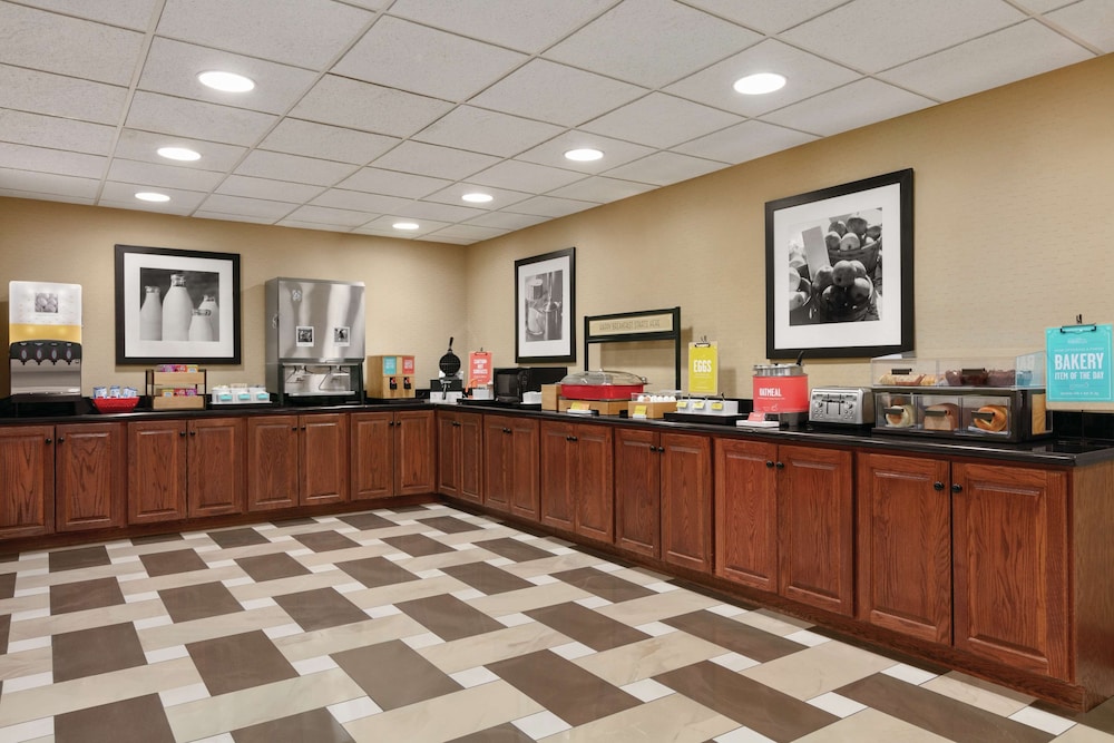 Hampton Inn and Suites Enid 4/50