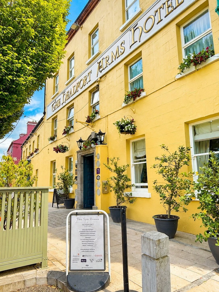 Headfort Arms Hotel 8/50