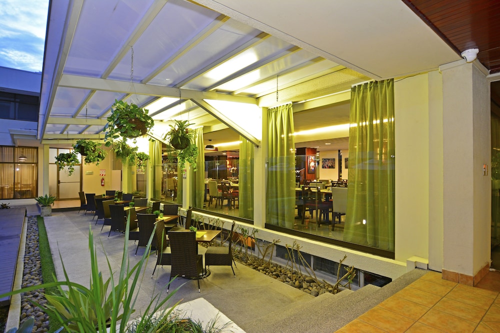Autentico Hotel 46/50