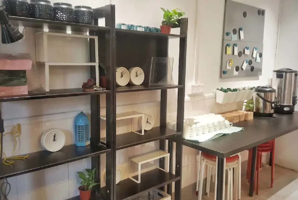 Houselet Hostel 7/40