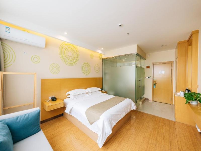 GreenTree Inn Jiangyin Bus Station Meiyuan Street Express Hotel 16/31