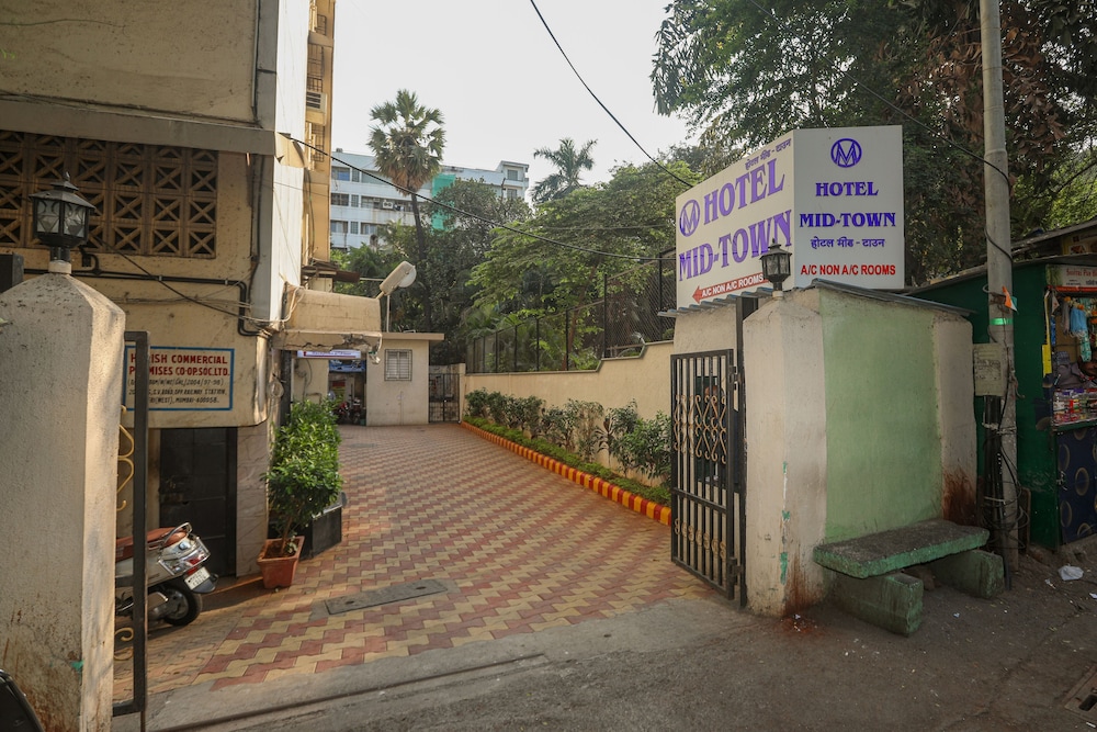 Hotel Midtown Andheri 30/34