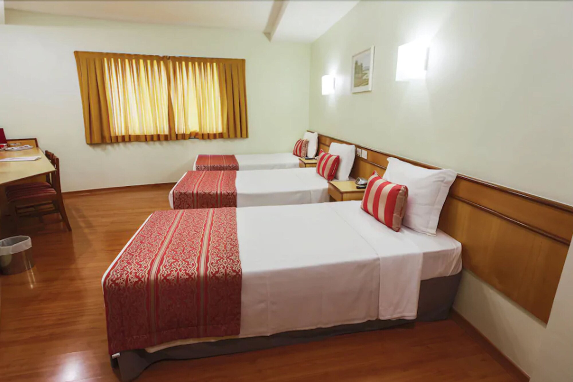 ROOM, TRIPLE, 3 BEDS