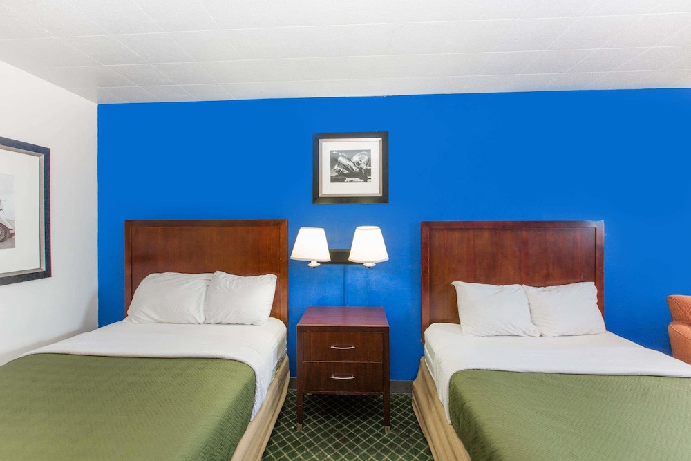 Travelodge by Wyndham Great Bend 6/32