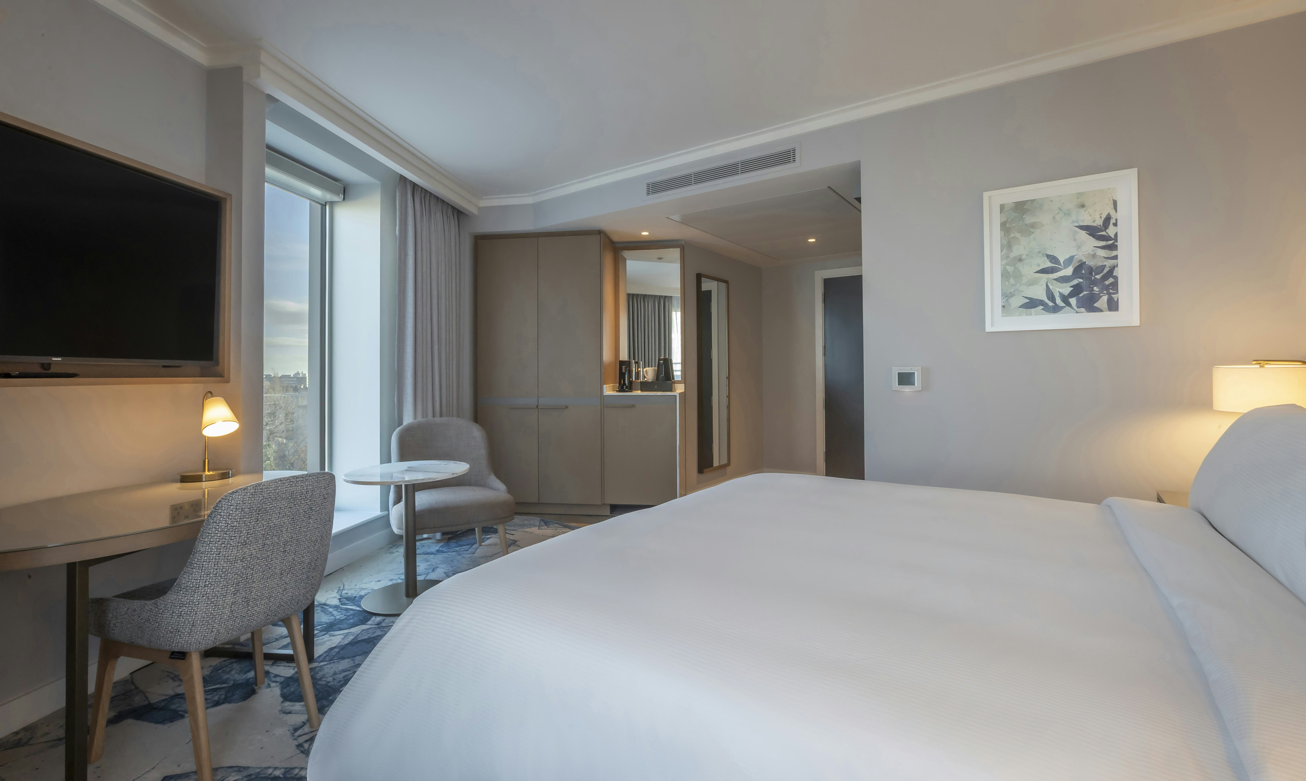Deluxe, King Bed