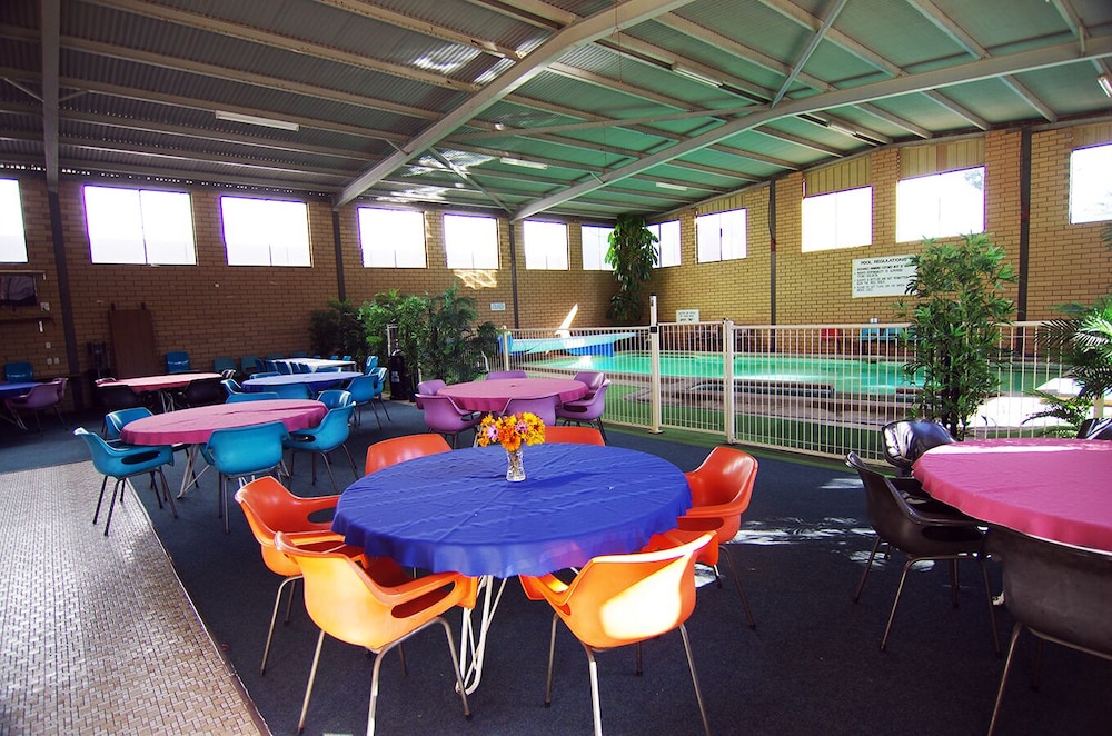 JANE ELIZA MOTOR INN 14/20