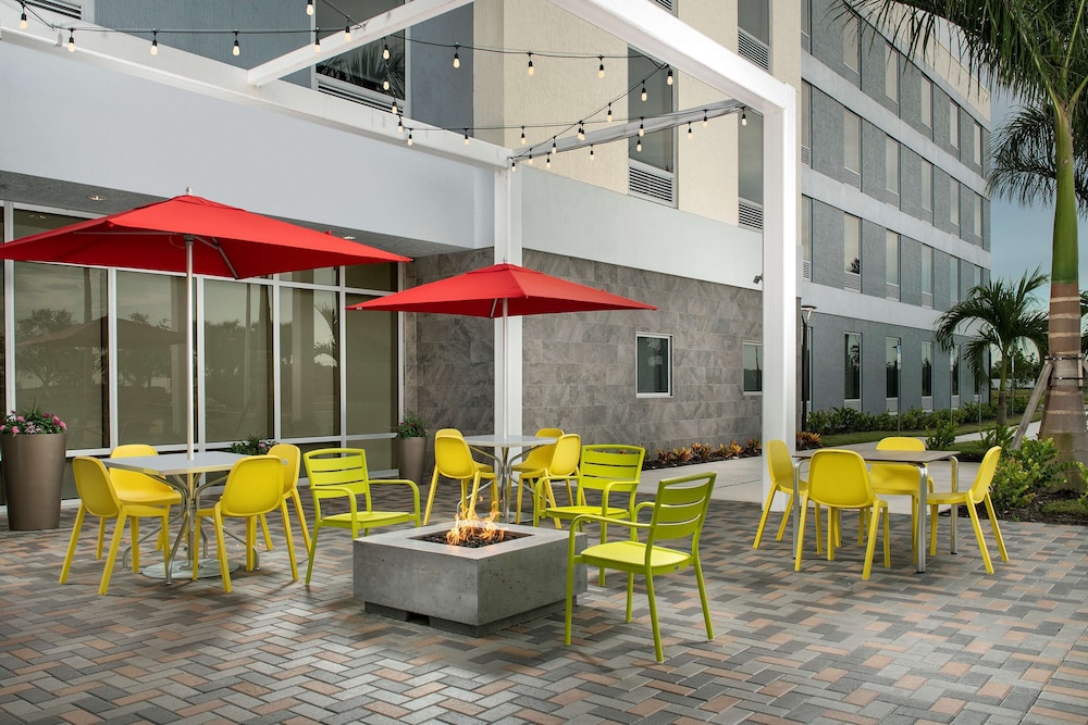 Home2 Suites by Hilton Fort Myers Airport 29/42