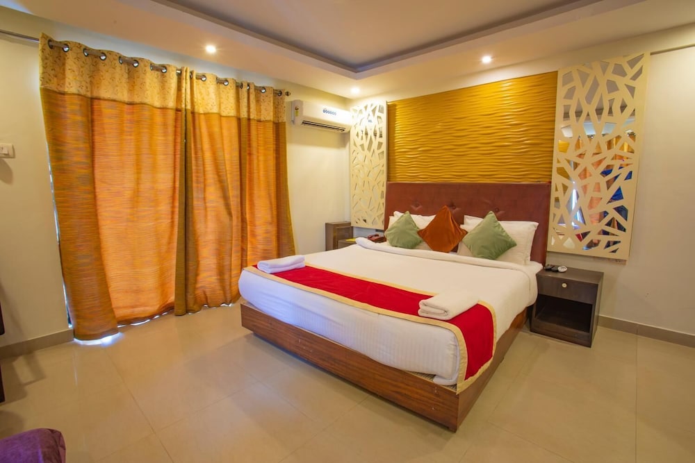 DELUXE, DOUBLE BED
