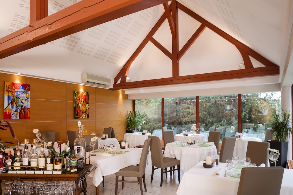 HOSTELLERIE LA CHAUMIERE 17/32