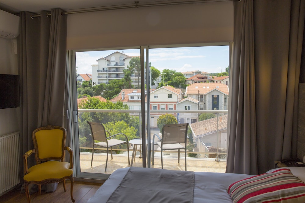 ARC HOTEL SUR MER 19/62