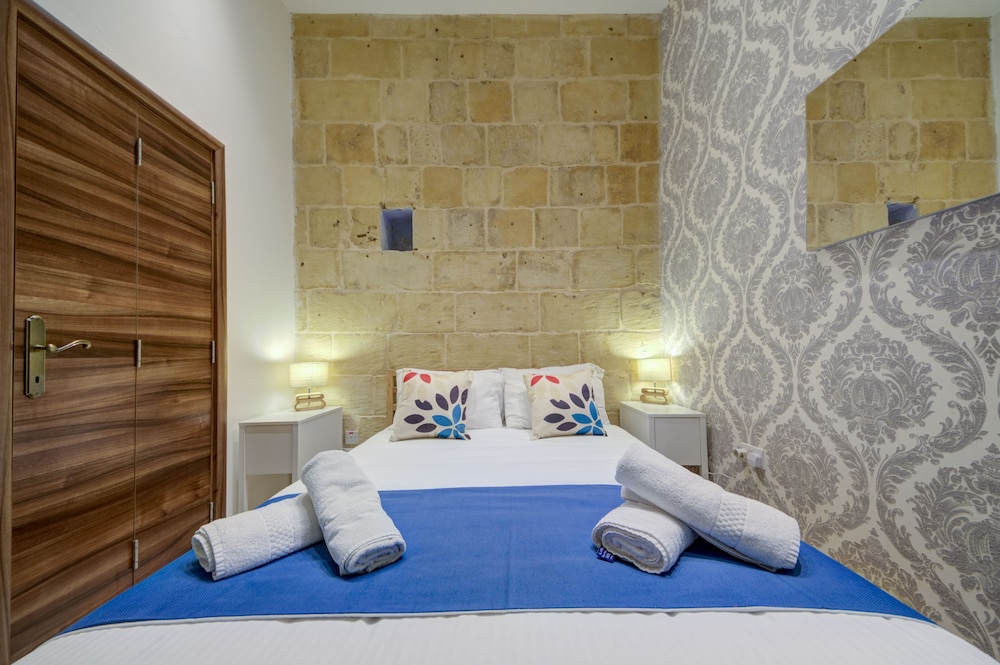 Tritoni harbour suites 12/55