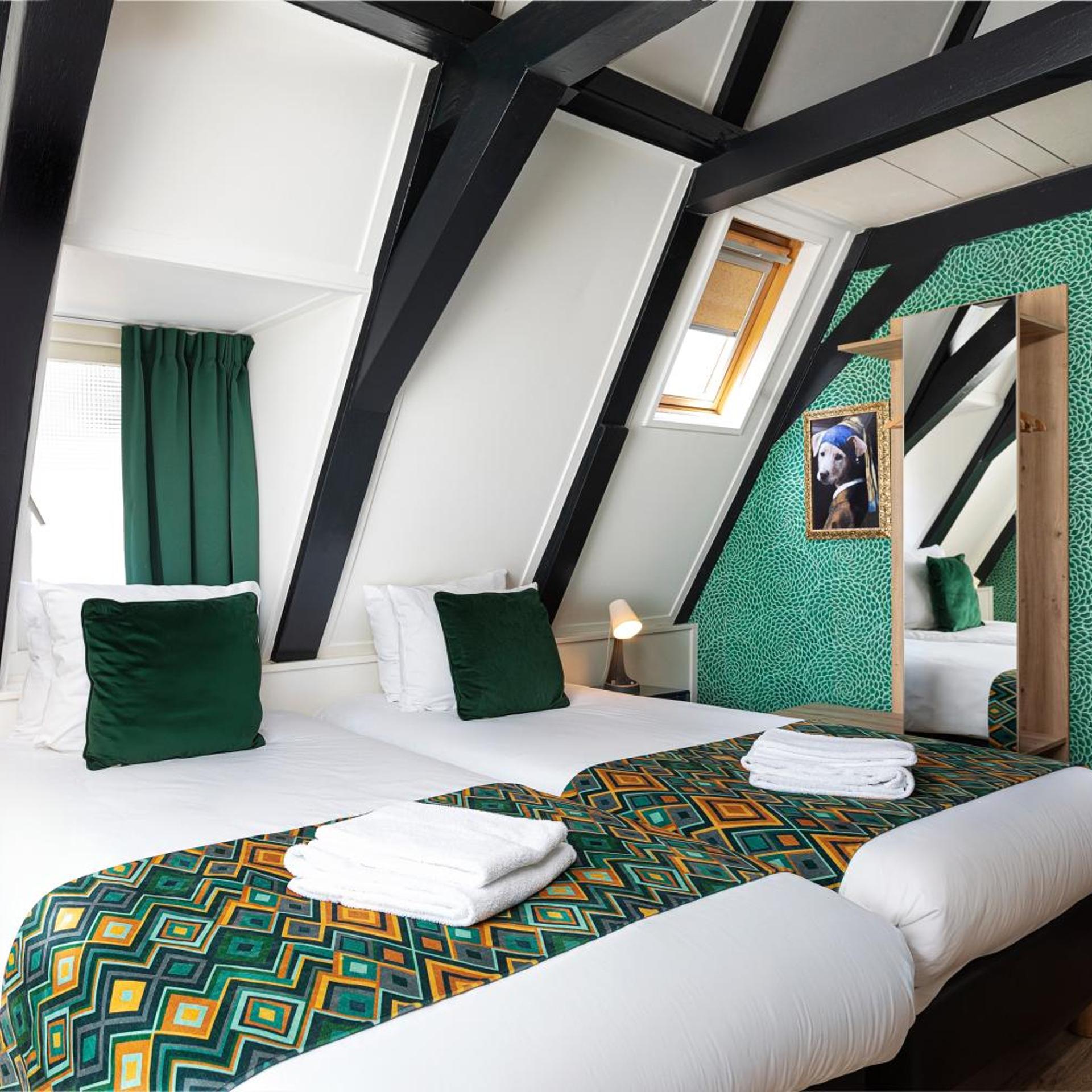 Room, Attic، Hotel Des Arts 4/4