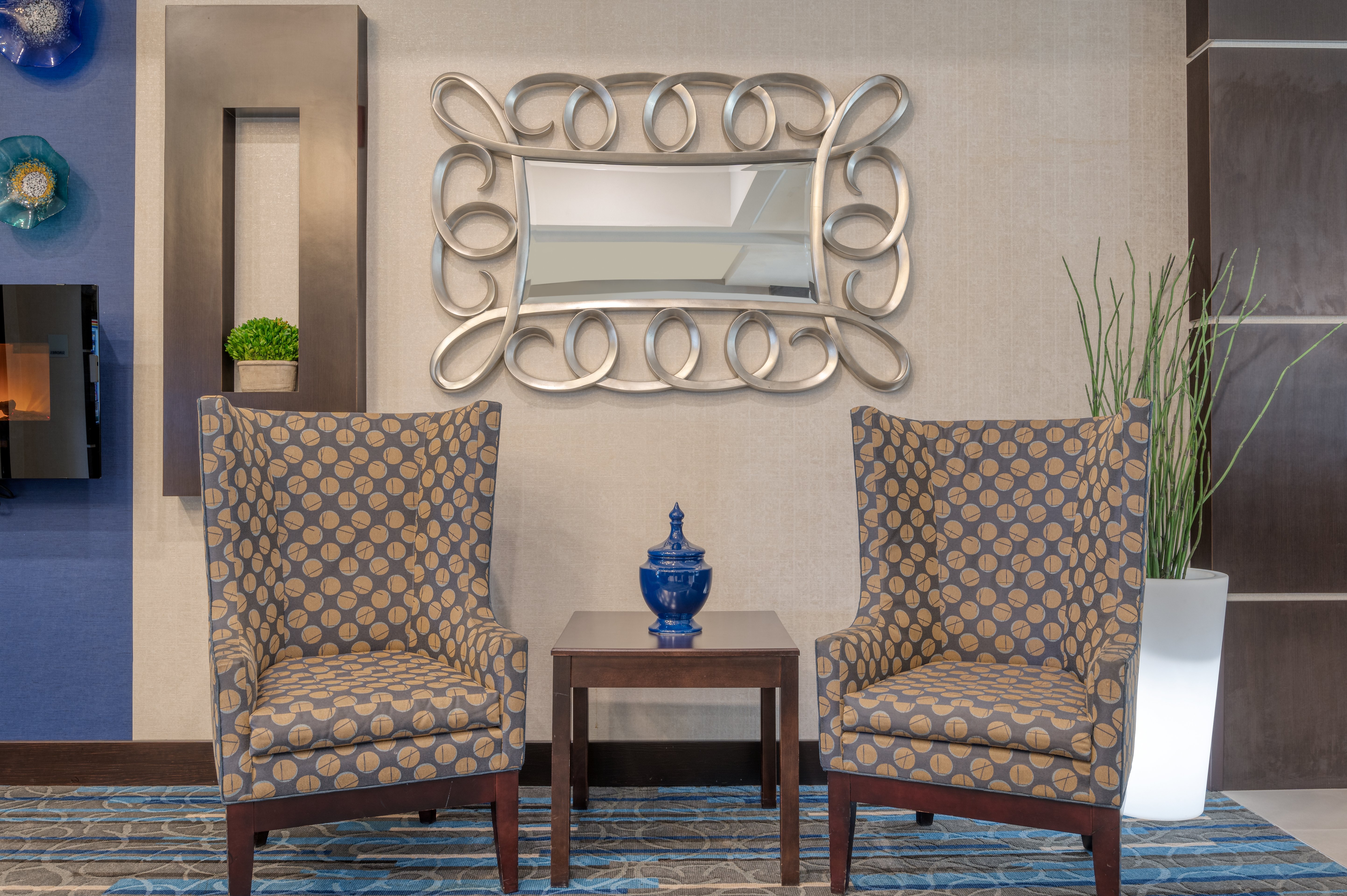 Holiday Inn Express Suites Edwardsville 7/45