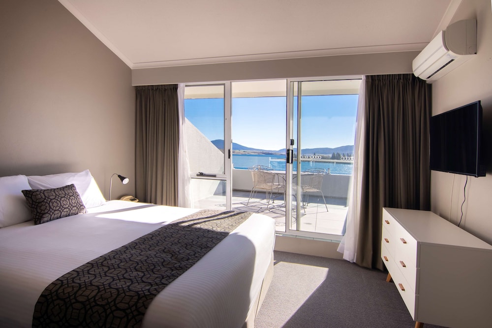 Horizons Lake Jindabyne 34/80