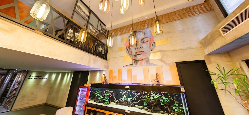 Elibol Hotel 8/52