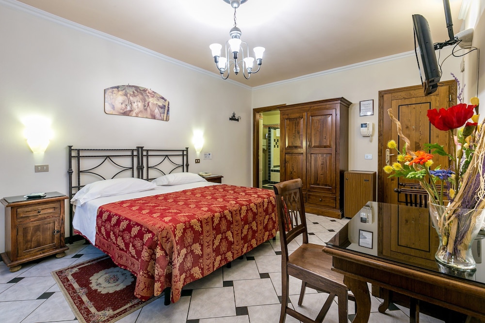 1 BEDROOM, TRIPLE