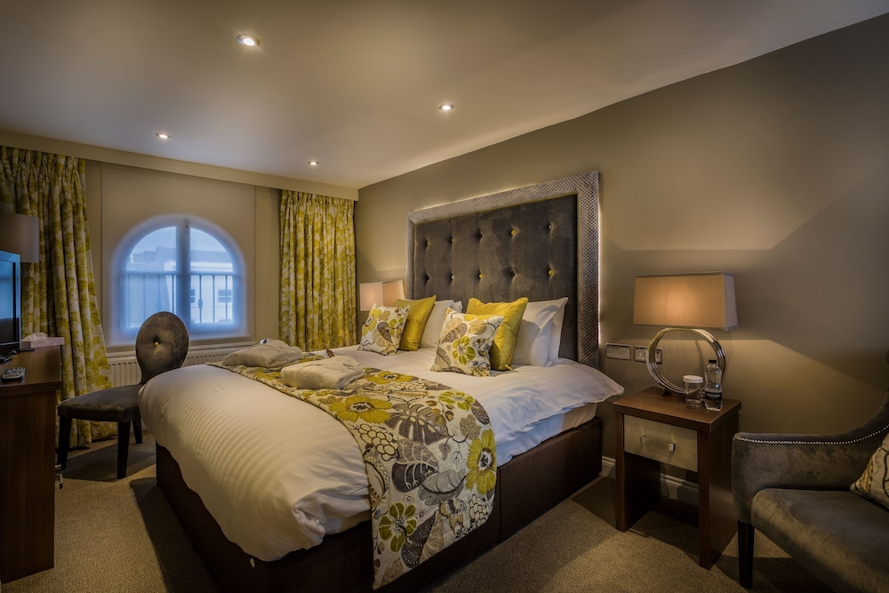 DELUXE, DOUBLE BED