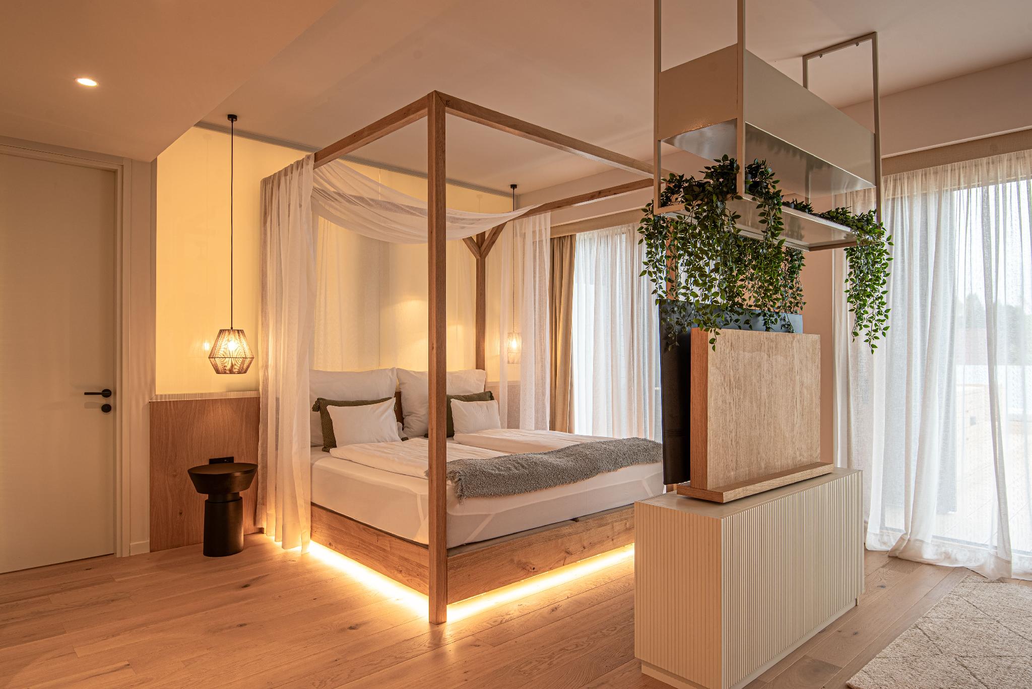 REED Luxury Hotel by Balaton (REED Boutique Hotel & Bistro) 5/25