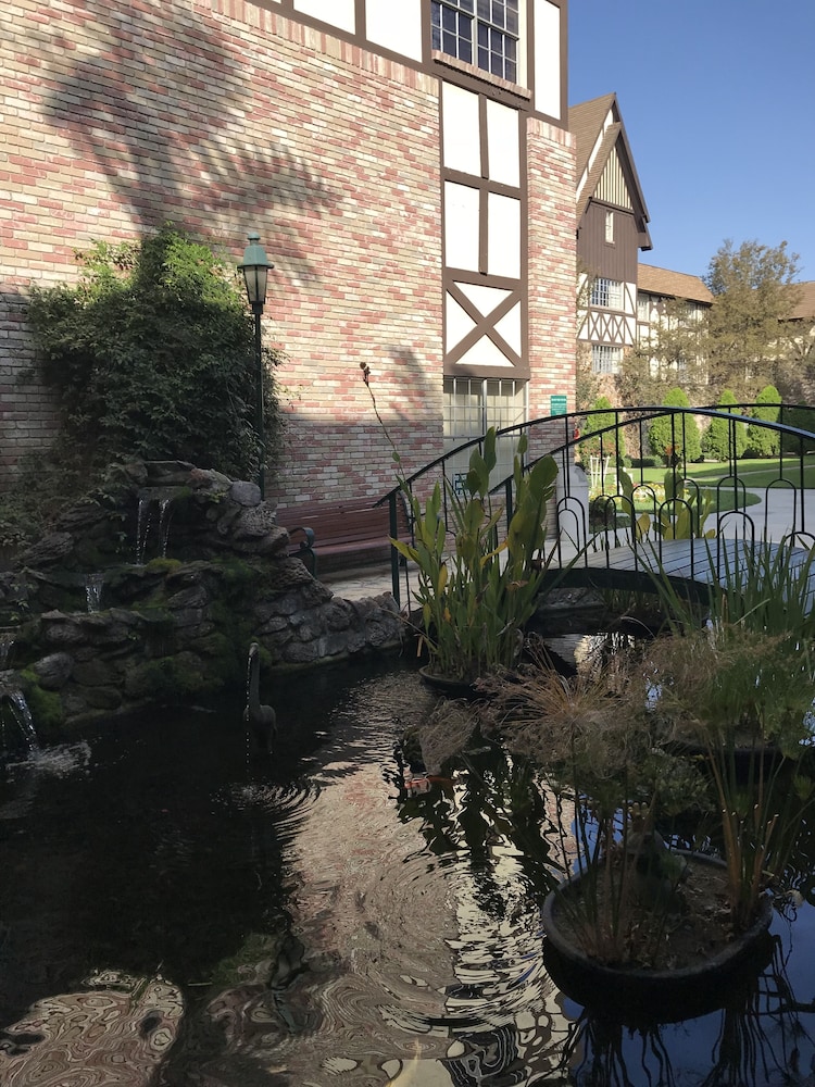 Anaheim Majestic Garden Hotel 30/73