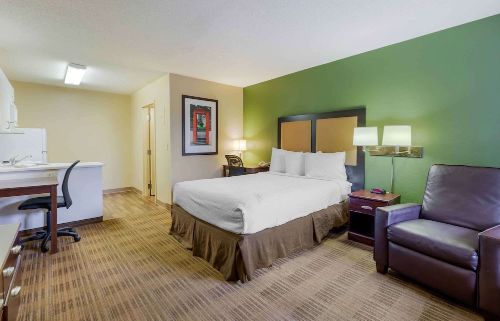 Extended Stay America - Fayetteville - Owen Dr. 8/37
