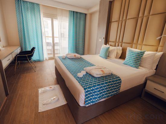 DELUXE ROOM BACK VIEW