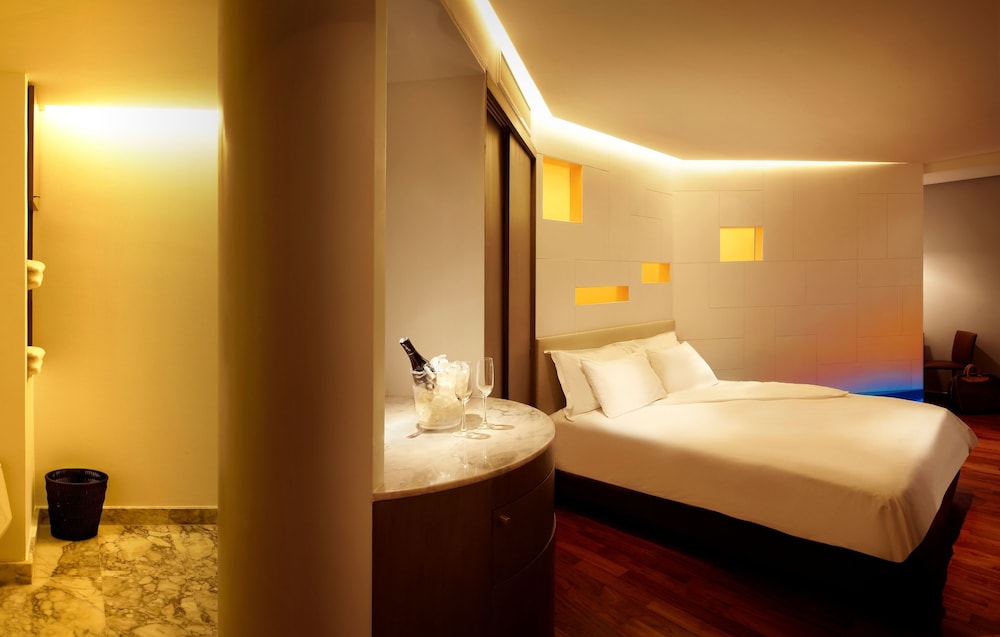 Lit Bangkok Hotel 55/107