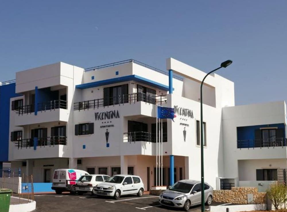 Vicentina Hotel 1/24