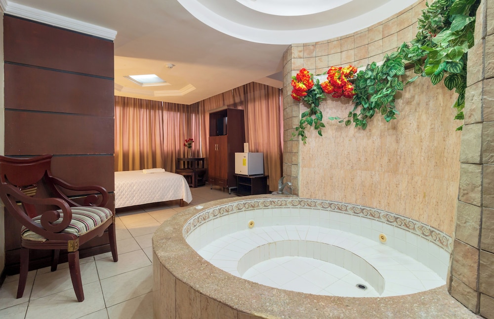 Hotel Malecon Inn 41/67