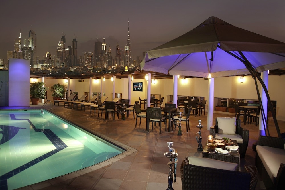 swimming pool spa