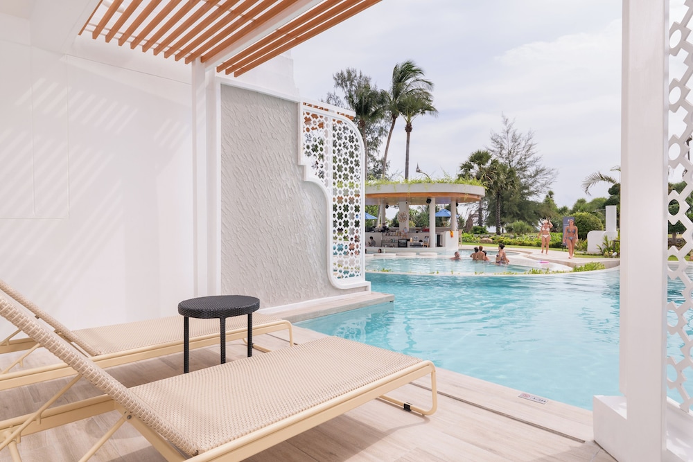 Thavorn Palm Beach Resort 33/58