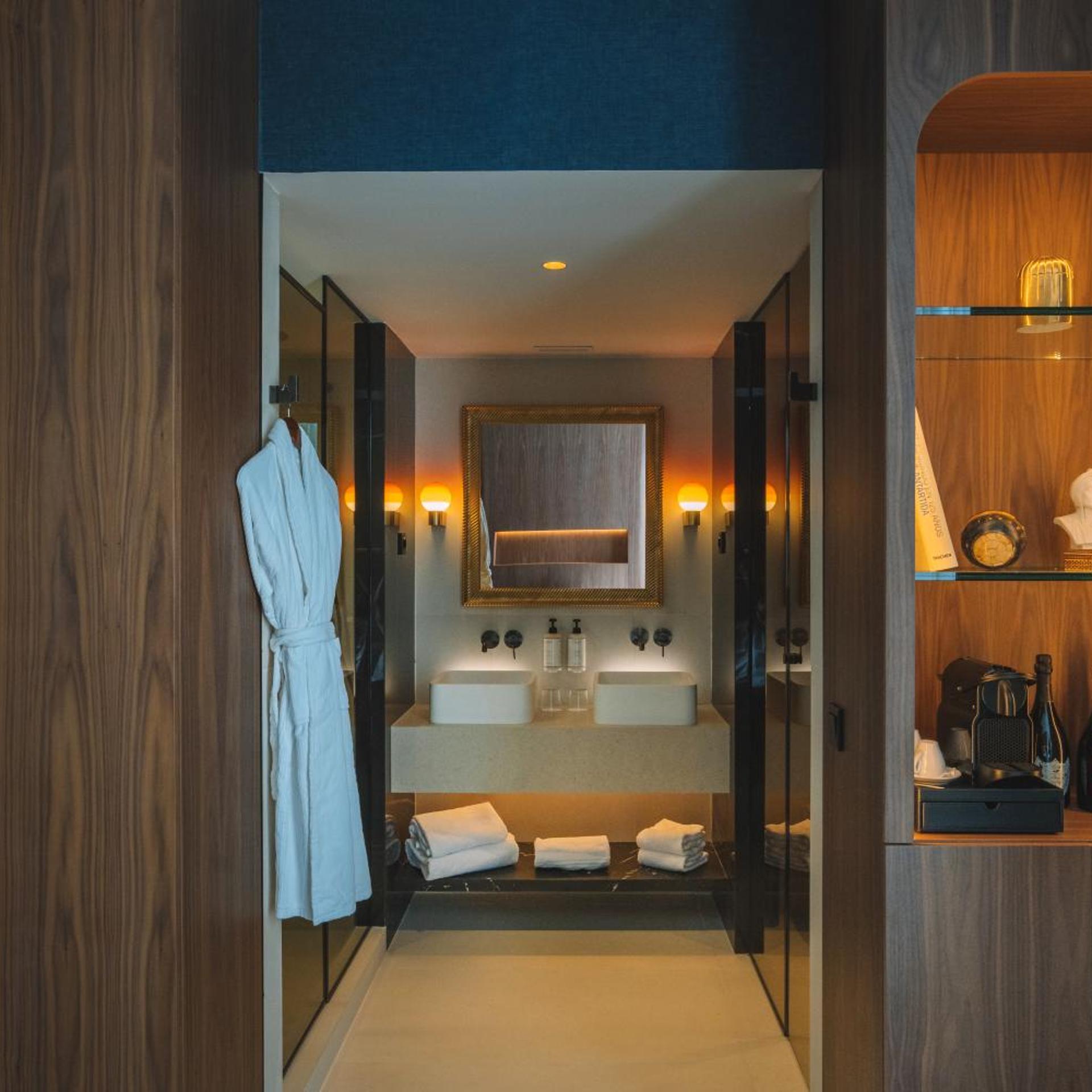 جناح بشرفة، Hotel Pinar Plaza 6/7