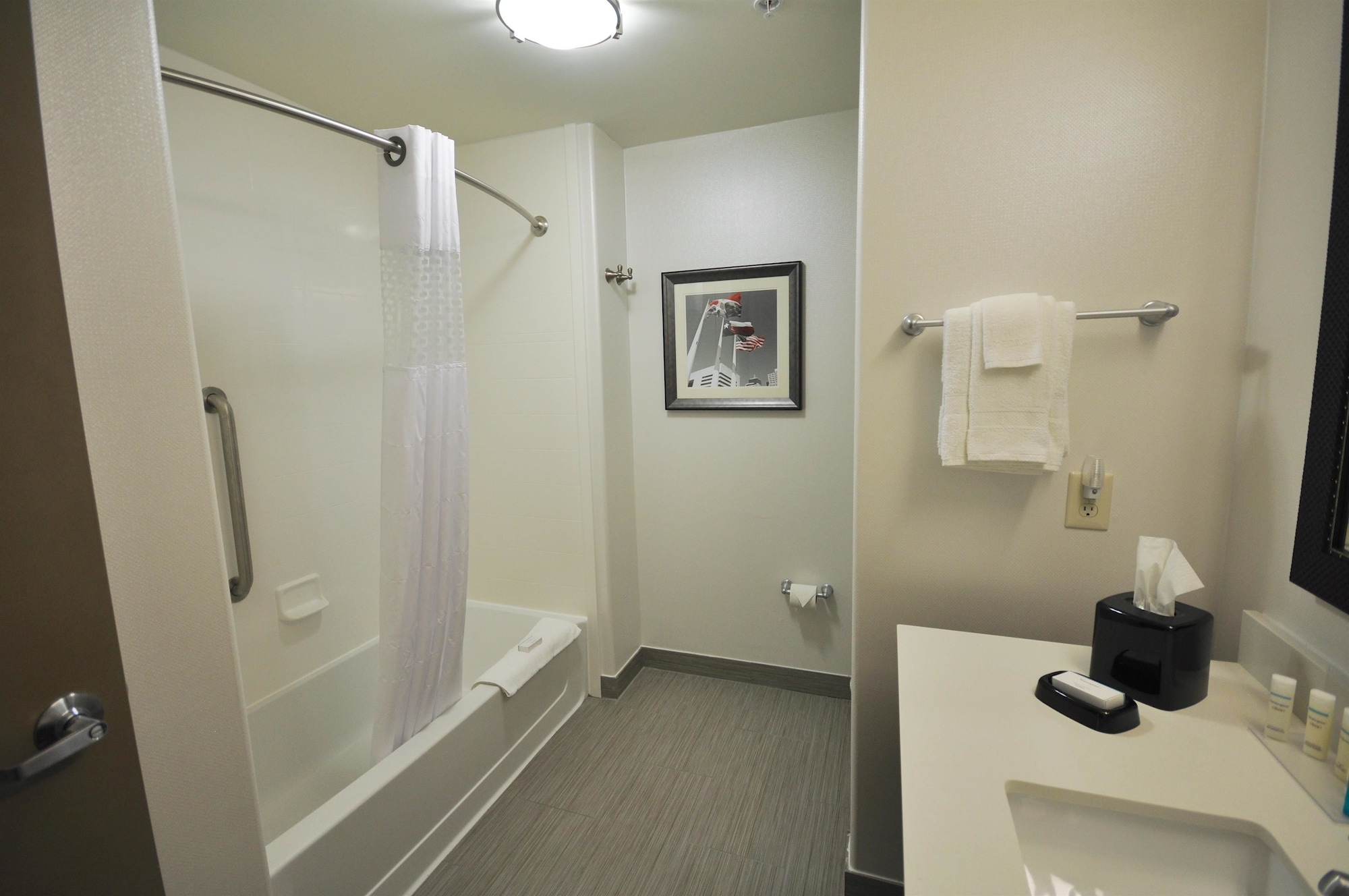 غرفة بسرير كينج مع أريكة لذوي الإعاقة، Hampton Inn & Suites Hutto Austin 6/6