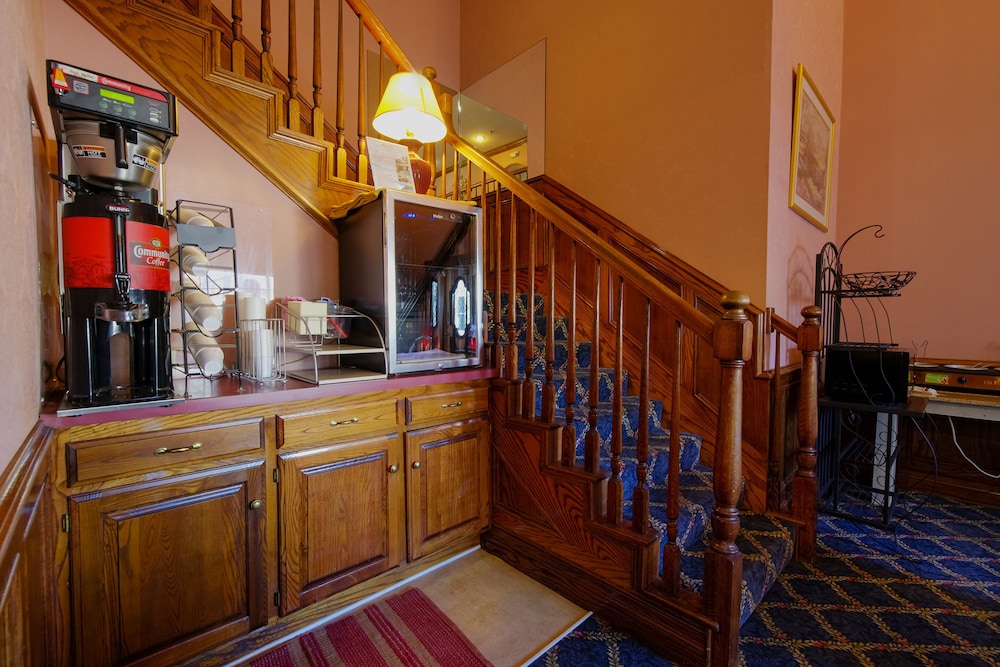 Hotel O Eureka Springs - Christ of Ozark Area 7/73