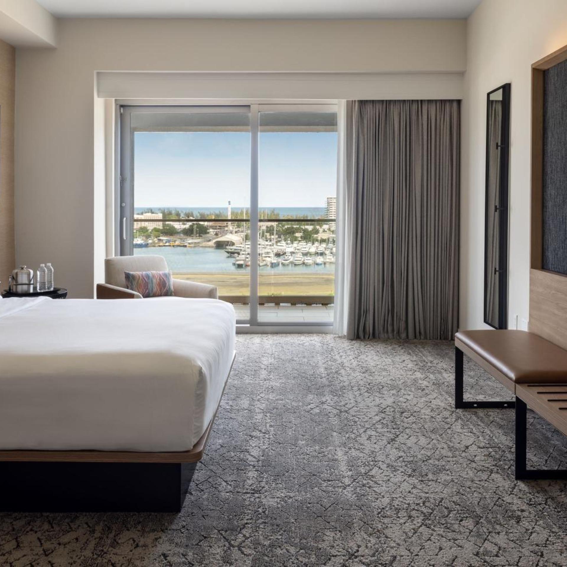 Suite, King Bed, Bay View, Sofa, Balcony