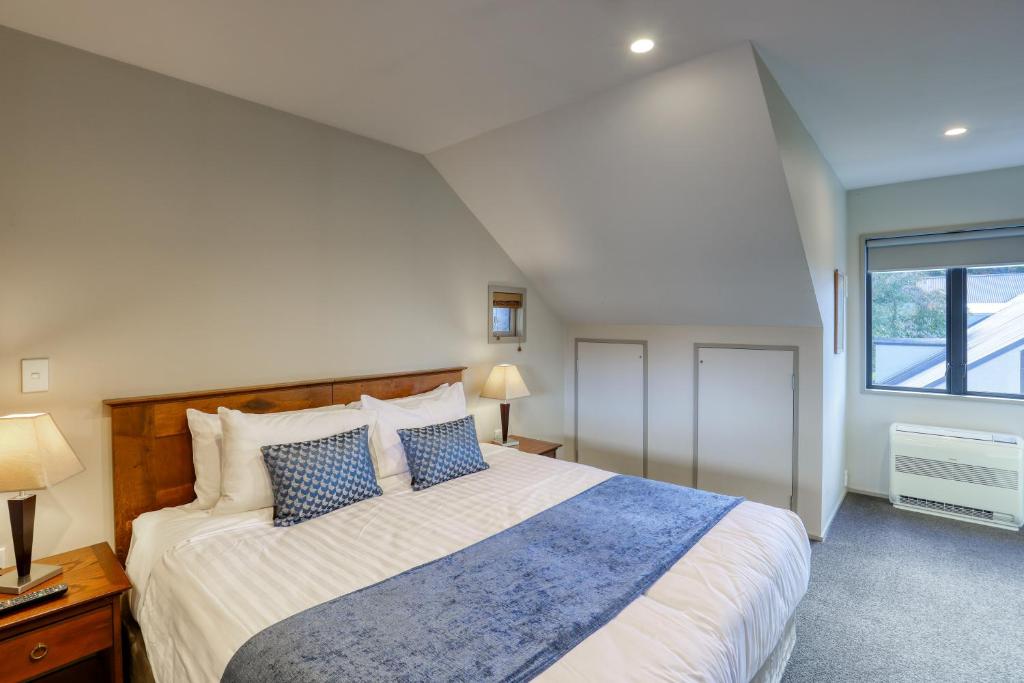 2 BEDROOMS, PREMIUM, APARTMENT, BALCONY