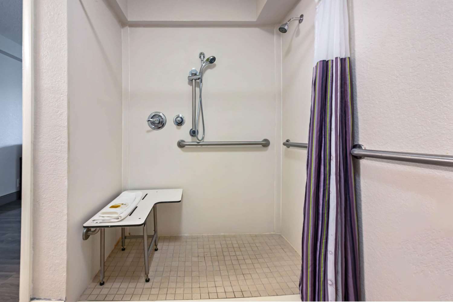 La Quinta Inn by Wyndham West Palm Beach - Florida Turnpike 34/36