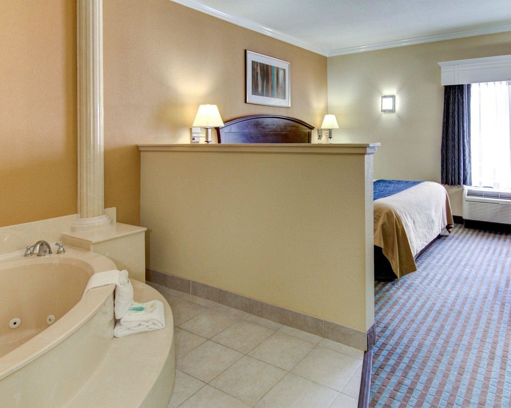 Comfort Inn Corsicana East 21/50