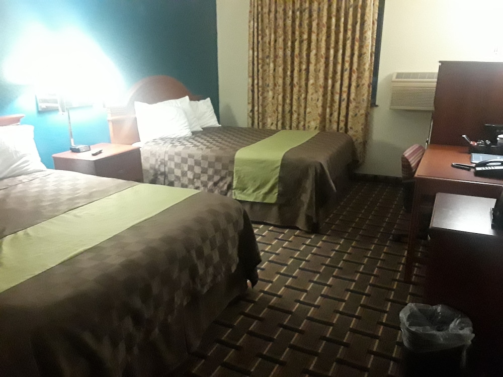 Faribault Hometown Inn & Suites 19/41