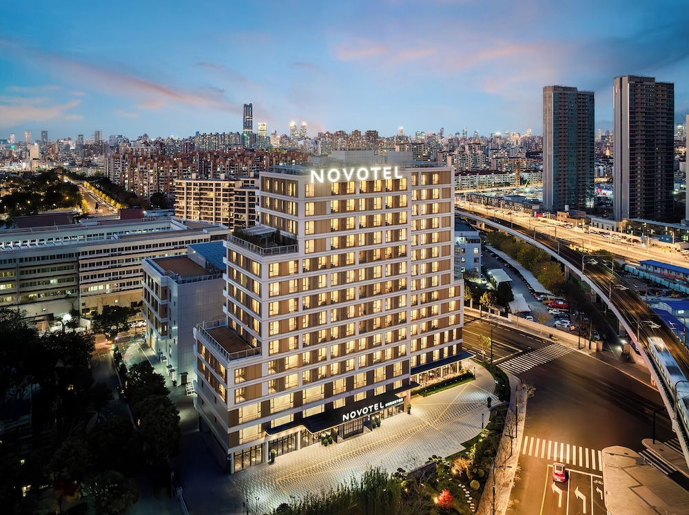Novotel Shanghai Xuhui Riverside 7/50