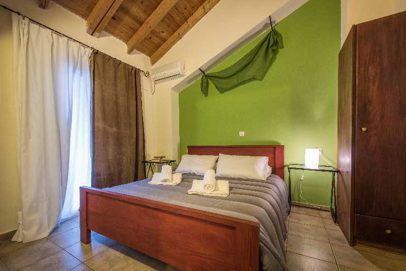 PENSION PORTO TSI OSTRIAS 10/22