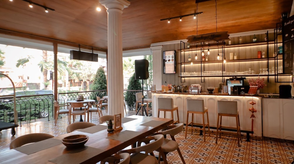 Solia Hotel Yosodipuro Solo 40/52