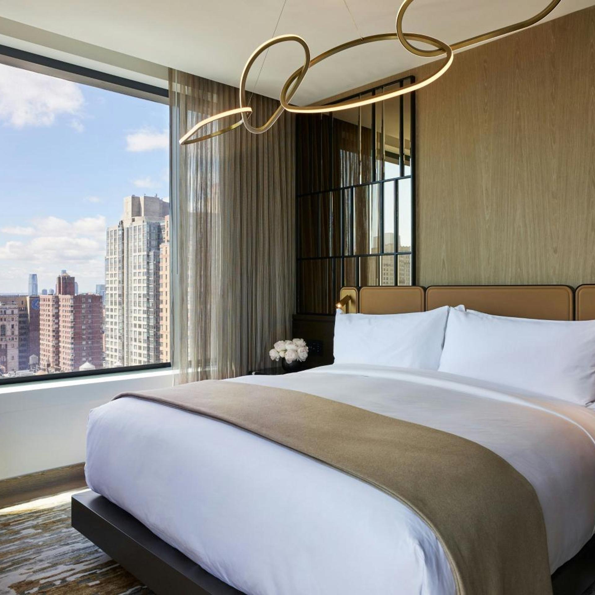 1 Bedroom, Madison, Suite, King Bed, High Floor