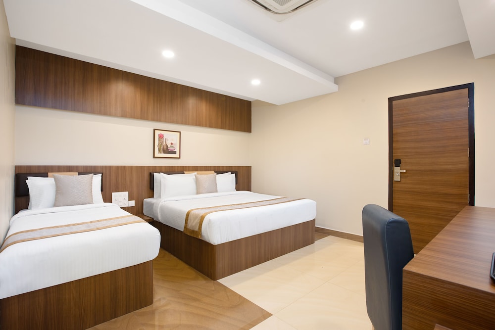 Premium, Triple, 1 King and 1 Single Beds