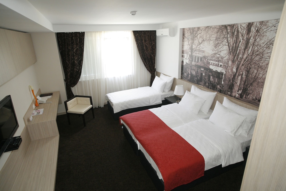 CITY HOTEL MOSTAR 20/69
