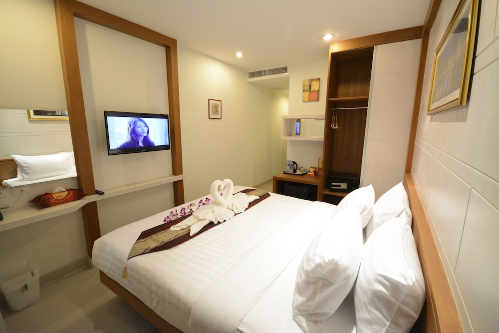 The Patong Center Hotel 24/40